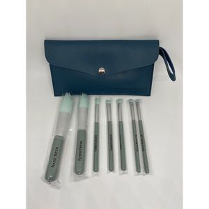 Makeup Brush Set and Clutch